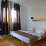 아파트 Kovacic 오미스